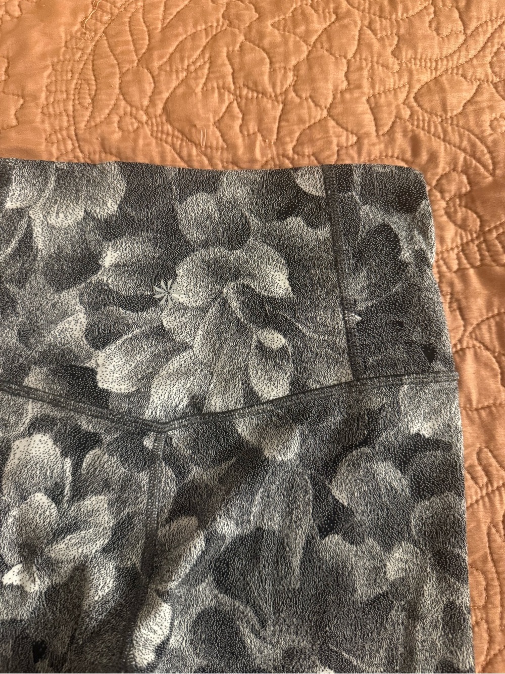 Athleta Black & White Floral-Print Leggings - Picture 3 of 4